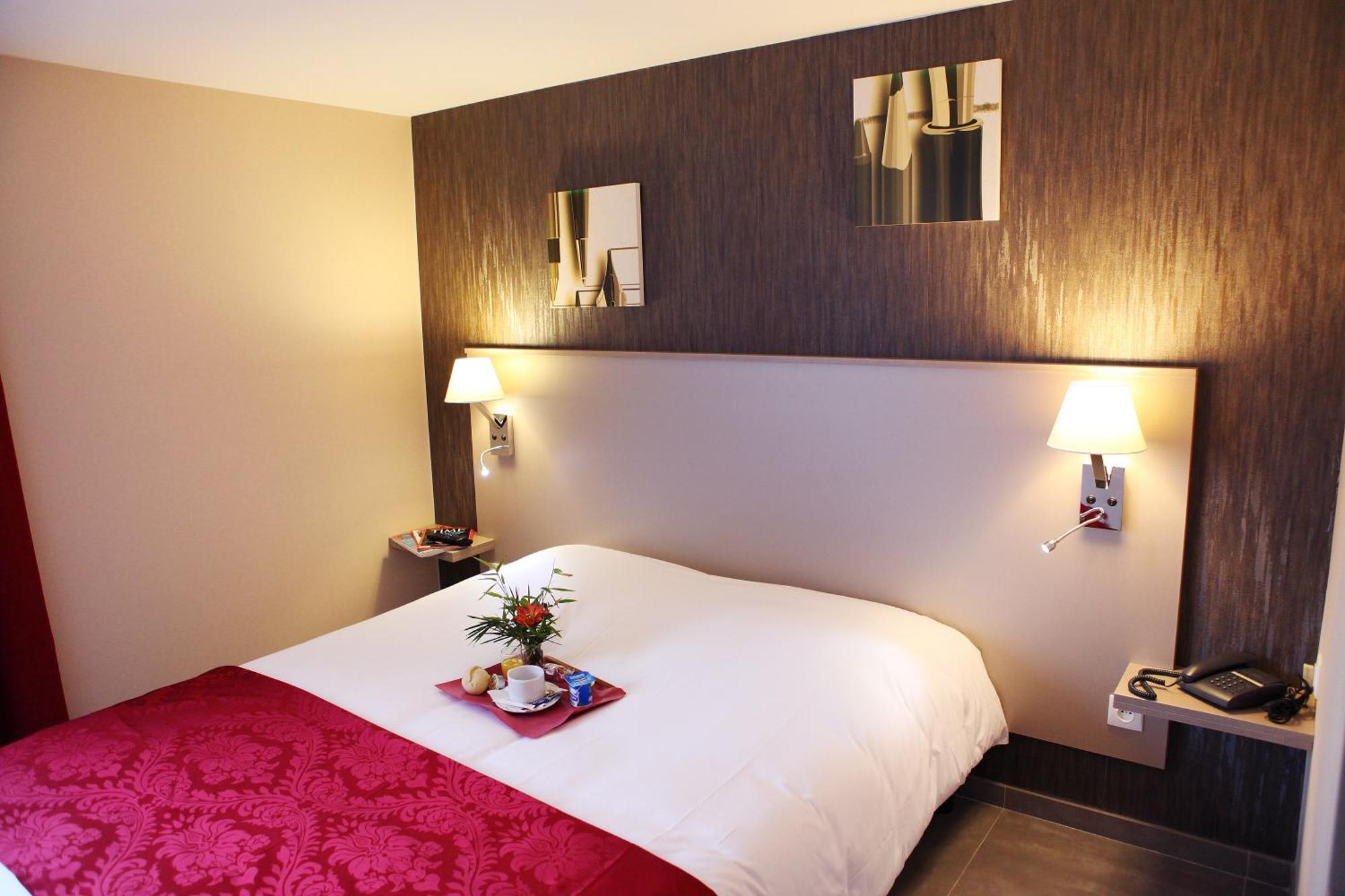 Hotel Le Coudon La Farlede Bagian luar foto