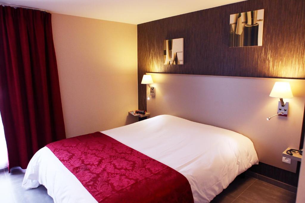 Hotel Le Coudon La Farlede Ruang foto