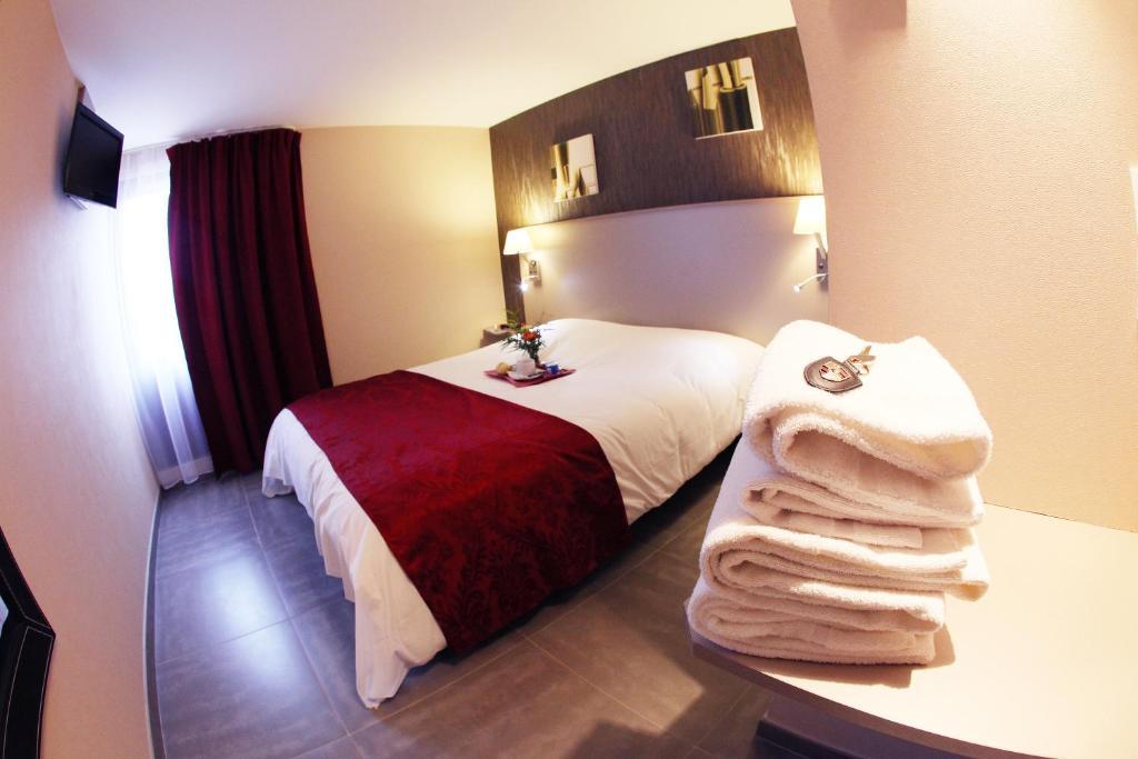 Hotel Le Coudon La Farlede Ruang foto