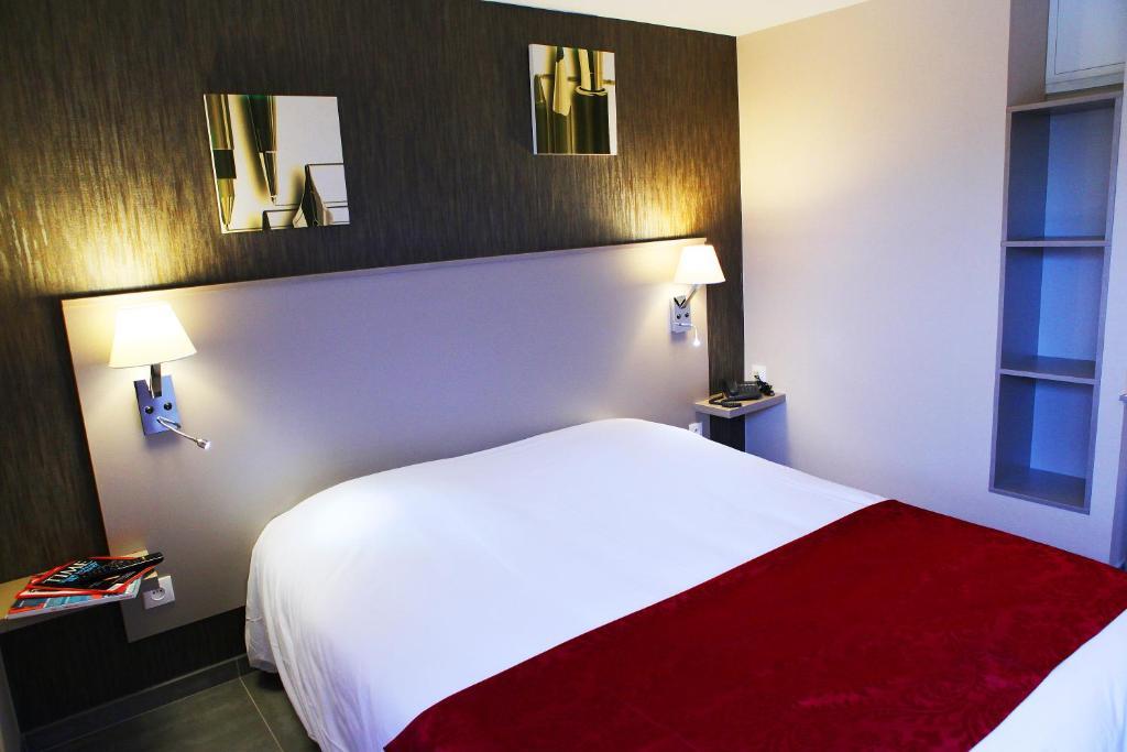 Hotel Le Coudon La Farlede Ruang foto